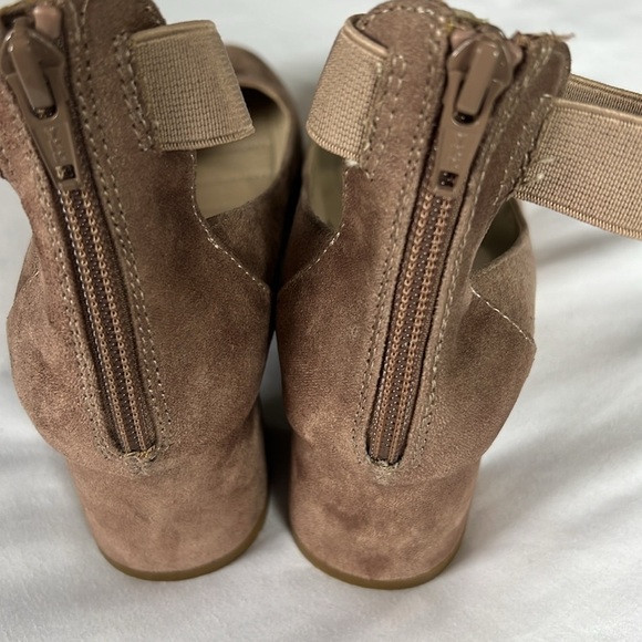 White Mountain Makayla Faux Suede Block Heel Pumps - Picture 7 of 7